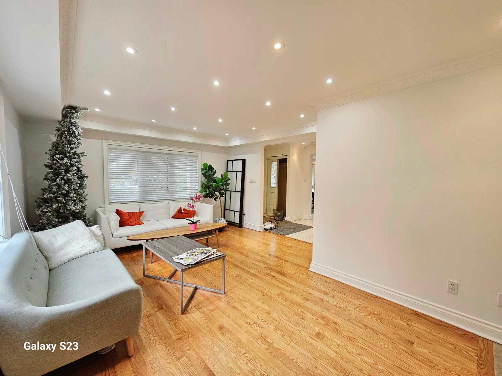 Beautiful Room At Yonge And Sheppard And North York Centre Toronto Exterior photo