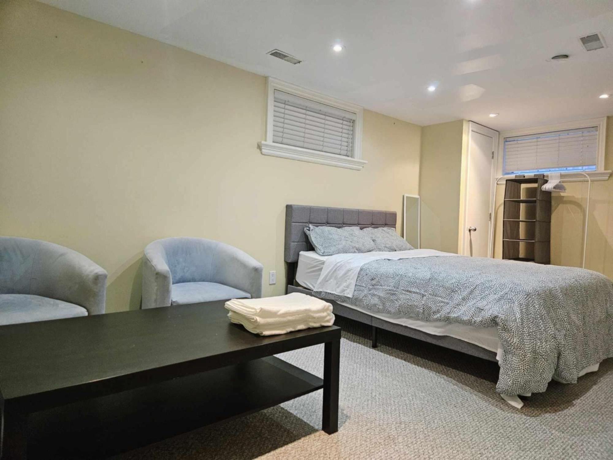 Beautiful Room At Yonge And Sheppard And North York Centre Toronto Exterior photo