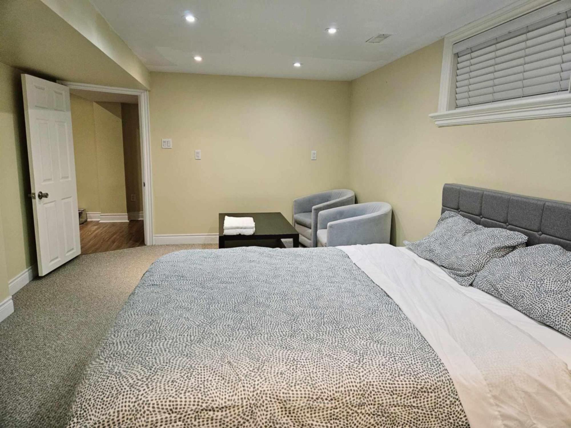 Beautiful Room At Yonge And Sheppard And North York Centre Toronto Exterior photo